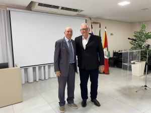 Dani Petry transmitiu o cargo para José Lenz