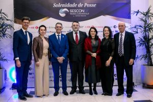 Presidente José Lenz juntamente com outras lideranças de Sescon da Região Sul